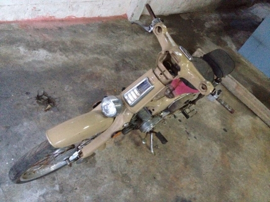 ขายซากc70 ยกคัน มีสำเนาเล่มให้  ราคา4500บาท โทร0924462525โส กทม