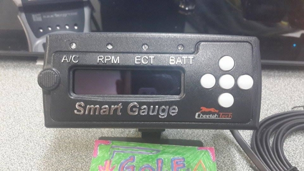 Smart gauge ต่อปลั๊ก OBDII มือ 2 พร้อมขาตั้ง สภาพสวยมาก