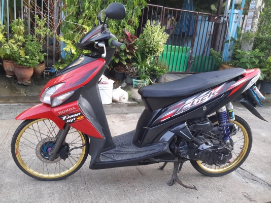 ขายฮอนด้าคลิกสีแดงดำปี50เครื่องดี สตาร์ทมือขับได้เลย