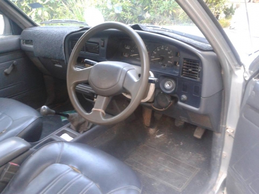 TOYOTA MIGHTY แค๊บ ปี 94 เดิมๆจากห้าง สติกเกอร์เพทแชสซียังอยู่ TOYOTA MIGHTY แค๊บ ปี 94 เดิมๆจากห้าง สติกเกอร์เพทแชสซียังอยู่