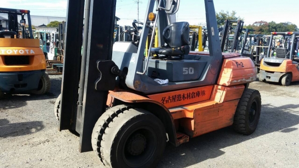 รถยกนำเข้าจากญี่ปุ่นแท้ ขนาด 5.0 ตัน เสายกสูง 7.0 เมตร รถยกนำเข้าจากญี่ปุ่นแท้ ขนาด 5.0 ตัน เสายกสูง 7.0 เมตร