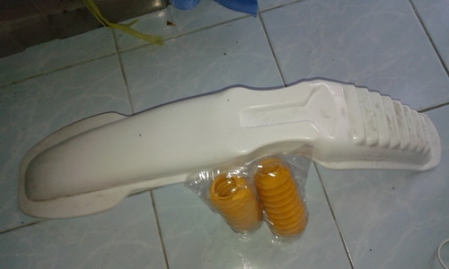 บังโคลนหน้าพร้อมยางหุ้มโช๊ค yamaha dt