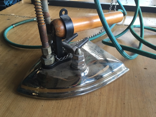 ขายเตารีดแรงดัน made in korea สภาพดีใช้งานได้ มีหลายตัวครับ