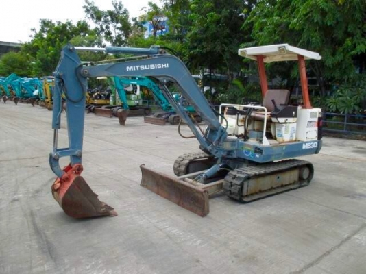 MITSUBISHI ME-30 (คอลโทนสั้นปั๊มนิ้ว)(มีVDOชม)รถเก่านอกมีเอกสารใบอินวอย ติดต่อ 085-5632278 (ราคาต่อรองได้)