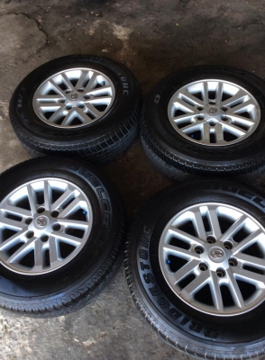 แม็กฟอร์จูนเนอร์ ขอบ17 พร้อมยาง BS 265/65/17 ปลายปี 13 สภาพสวยครับ