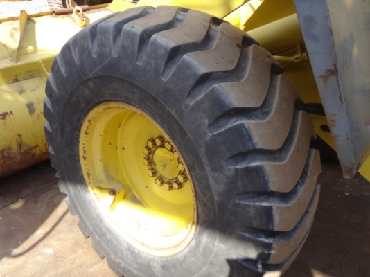 (คันที่2) KOMATSU WA 100-3 มีให้เลือก 3คัน นำเข้าจากญี่ปุ่น 090-986-2521 อ๊อบ