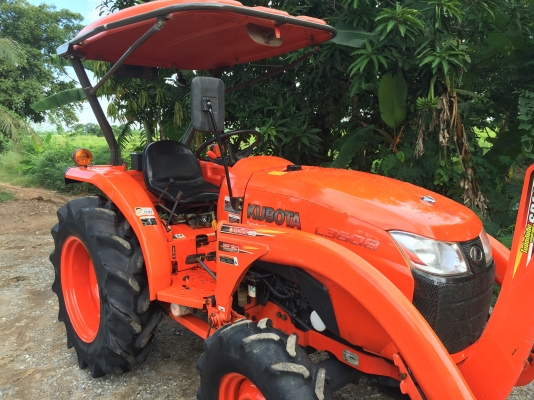 ขายรถไถคูโบต้า L3608 ทำงาน 900ชั่วโมง พร้อมอุปกรณ์ชุดใบมีดดันและโลเตอร์รีตราช้าง สนใจโทรติดต่อ 081-9136451 คุณโบว์