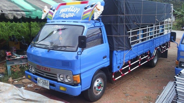 ขายหกล้ออีซูซุ 115 ยาว 5.50 รถบ้านรถสวยพร้อมใช้งาน ระบบไฟเตือนหน้าปัดใช้ได้ทุกอย่าง ราคาคุยกันได้