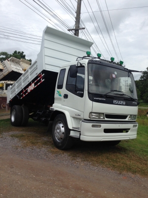 รถ ISUZU เดก้า 200 แรงม้า