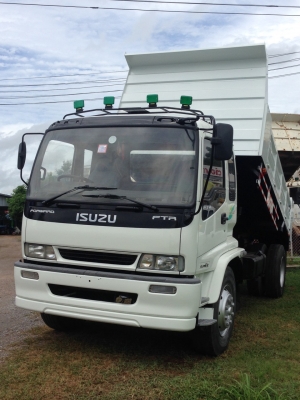 รถ ISUZU เดก้า 200 แรงม้า
