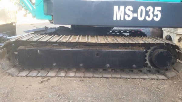 ขายรถขุดแบคโฮ MITSUBISHI ขนาด Pc35 รถเก่านอก แท้100\%. เครื่องแน่น ปั๊มแรง (มีลายหัวกระแทก เครื่อง4สูบ ระบบไว) รถพร้อมใช้งาน เอกสารใบอินวอยครบ