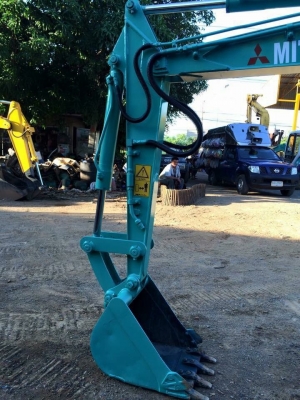 ขายรถขุดแบคโฮ MITSUBISHI ขนาด Pc35 รถเก่านอก แท้100\%. เครื่องแน่น ปั๊มแรง (มีลายหัวกระแทก เครื่อง4สูบ ระบบไว) รถพร้อมใช้งาน เอกสารใบอินวอยครบ