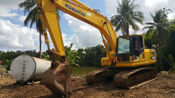 ขายรถแบคโฮ โคมัทสึ PC-200-8 ปี.52 ปรายปี ช่วงล้างเต็ม ไฟครบ เล่มทะเบียน ราคา.1600000 ต่อรอง