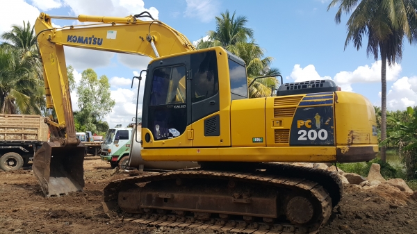 ขายรถแบคโฮ โคมัทสึ PC-200-8 ปี.52 ปรายปี ช่วงล้างเต็ม ไฟครบ เล่มทะเบียน ราคา.1600000 ต่อรอง