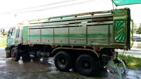 หกล้อ ฮีโน่ FF17-168แรง บรรทุกถังน้ำ 7,000ลิต อุปกรณ์ปั้มครบ สภาพดีสวยพร้อมใช้ เล่มภาษีปี59 ทะเบียนพร้อมโอน