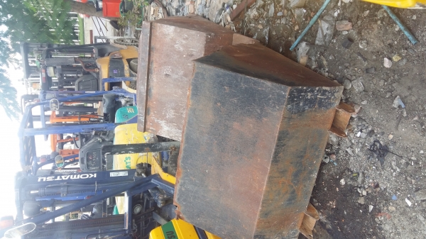 บุ้ง กี๋ Forklift 2.0T-3.0T รถยกฟอร์คลิฟท์ ตักวัสดุ บุ้ง กี๋ Forklift 2.0T-3.0T รถยกฟอร์คลิฟท์ ตักวัสดุ