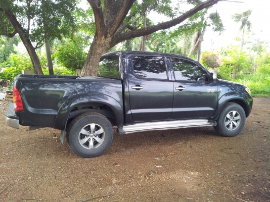 ขายด่วน vigo 4wd 4 ประตู  ปี2007 เบน ซิน 2.7 ติด lpg 380000