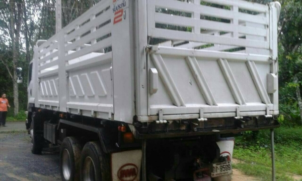 ขายรถบรรทุก 22 ล้อ พ่วงแม่-ลูกดั๊มพ์ ยี่ห้อ ISUZU DEGA FXZ 360 แรงม้า ปี 2556  ( การันตีรถสวยจริงๆ  เจ้าของขายเอง )