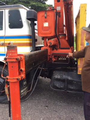 HINO10ล้อ(NewKT725) 2เพลามีสโลว์ เบรคลมดัน พร้อมเฮี๊ยบ 5T สภาพสวย รถพร้อมใช้งาน ขึ้นแม็คโคร 200ได้ขาย 630,000บาท ศุภากร(081-1903107,081-4252943)