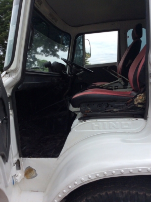 HINO10ล้อ(NewKT725) 2เพลามีสโลว์ เบรคลมดัน พร้อมเฮี๊ยบ 5T สภาพสวย รถพร้อมใช้งาน ขึ้นแม็คโคร 200ได้ขาย 630,000บาท ศุภากร(081-1903107,081-4252943)