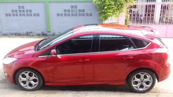 FORD FOCUS 5DR 2.0 S ปี 12 สีแดงๆ สภาพดี Full option พร้อมใช้งานครับขายถูกๆ FORD FOCUS 5DR 2.0 S ปี 12 สีแดงๆ สภาพดี Full option พร้อมใช้งานครับขายถูกๆ