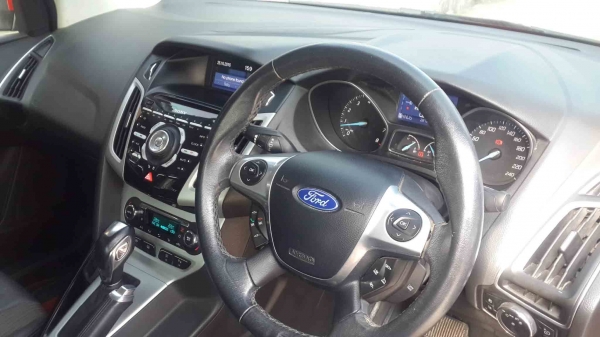 FORD FOCUS 5DR 2.0 S ปี 12 สีแดงๆ สภาพดี Full option พร้อมใช้งานครับขายถูกๆ FORD FOCUS 5DR 2.0 S ปี 12 สีแดงๆ สภาพดี Full option พร้อมใช้งานครับขายถูกๆ