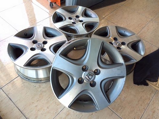 ล้อแม็กhonda ขอบ15"ใส่4รู100 ยกชุด 2,500 ฿