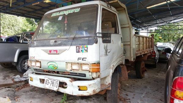 ขายตามสภาพ 6 ล้อดั้ม HINO FC 120 แรงม้า เครื่องสตาร์ทไม่ติด คัสซีมีปะมีดาม ทะเบียนชุดโอนครบ ราคาต่อรองได้