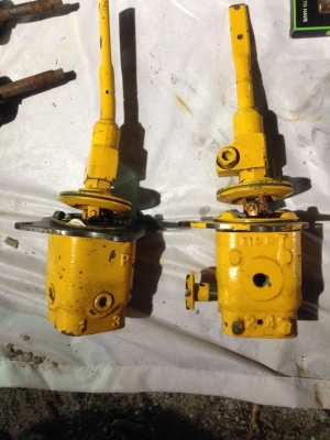 คอนโทรลมือ ตัวเดิน มอเตอร์คันเร่ง Komatsu 200-5