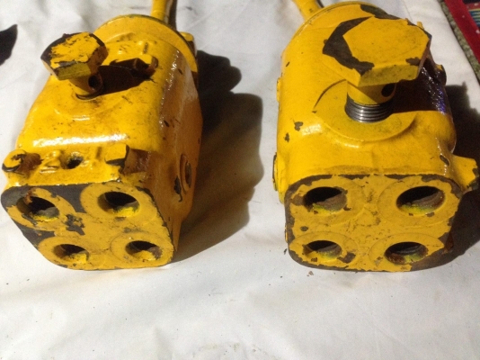 คอนโทรลมือ ตัวเดิน มอเตอร์คันเร่ง Komatsu 200-5