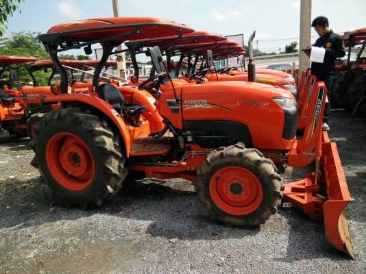 ขายรถแทรกเตอร์ L4708 SP MAX + ใบมีดดันดิน รถสภาพเดิมๆ ชั่วโมงการทำงานแค่ 347 ชั่วโมง รถปรับสภาพให้พร้อมใช้งาน