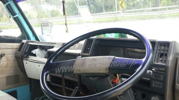 รถบรรทุก ISUZU 6 ล้อ รุ่น NKR55EU5 88 แรงม้า ปีจดทะเบียน 2533 รถบรรทุก ISUZU 6 ล้อ รุ่น NKR55EU5 88 แรงม้า ปีจดทะเบียน 2533