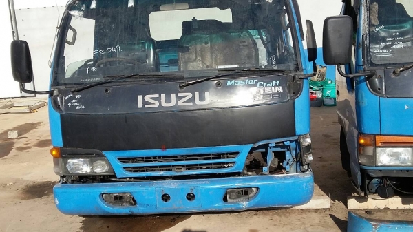 หัวเก๋ง NPR พร้อมเครื่องยนต์ 4BD2 135 แรง มี 2 ชุดให้เลือกแยกขายได้