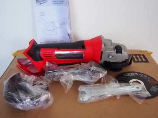 เจียร์ลูกหมูไร้สาย Milwaukee 2680-20 18V ใช้ใบตัด 4นิ้วครึ่ง ไม่รวมแบ็ตและแท่นชาร์จ