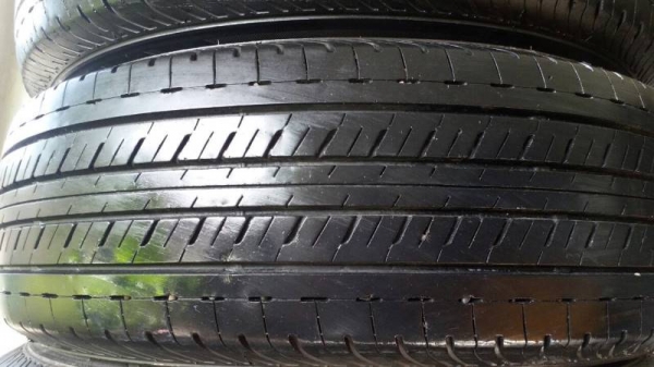 ยาง 215 70 15 bridgestone ปลายปี 12 ชุดล่ะ 3,800