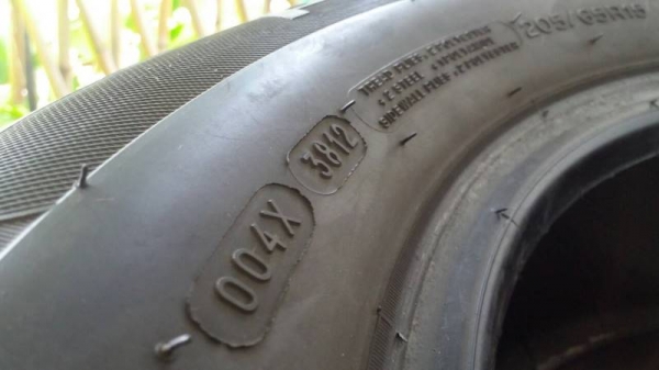 ยาง 205 65 15 ปี 12 คู่ล่ะ 1,200