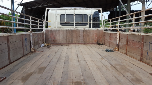 ขายเมก้าปี50 รถห้างเดิมๆใช้น้อยวิ่ง120,000เครื่องดี คัทซีสวย ภายในสวย