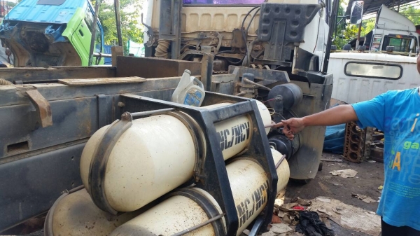 ขาย เครื่องยนต์  Hyundai 290แรงม้า พร้อมชุดก๊าส NGV