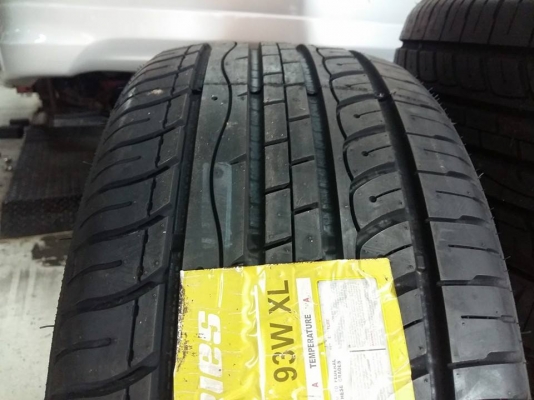 ยาง CARBON CS88 225/35R20 เส้นละ 3,500 บาท