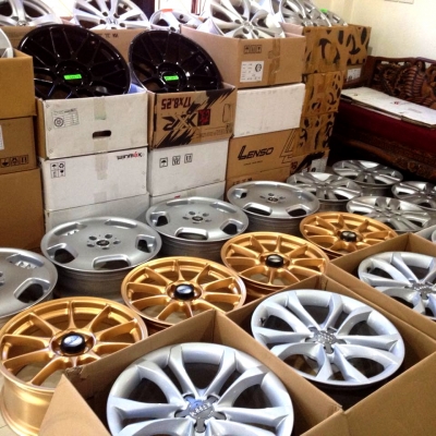 จำหน่ายล้อแม็กซ์ และอะไหล่รถยนต์ ราคาไม่แพง จัดส่งทั่วประเทศครับ