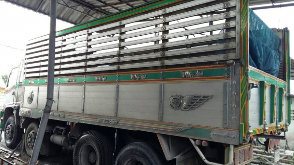 ขายรถพ่วง 20 ล้อ แม่ ลูก กระบะเนียมคอกเกษตรดั้ม ISUZU 270 ปี.48-49 รถสวยมาก ราคา 1900000 ต่อรอง สนใจรีบจองด่วน