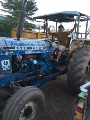 ขาย FORD. 77. T-1. มีเล่ม ทะเบียนให้ ไม่มีชุดโอน