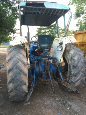 ขาย FORD. 77. T-1. มีเล่ม ทะเบียนให้ ไม่มีชุดโอน