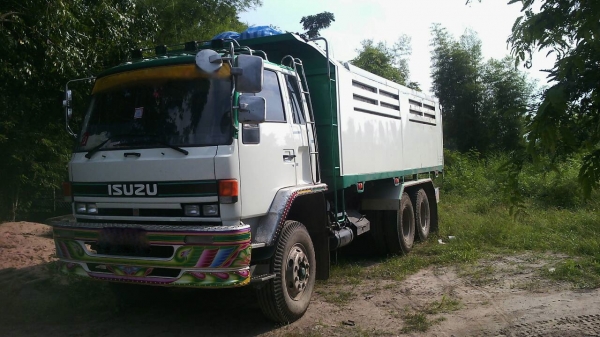 รถอีซุซุ 10 ล้อดั้ม FXZ 175 แรงม้า / เปลื่ยนเครื่อง 185 แรงม้า.   สนใจติดต่อ  081 - 6079515