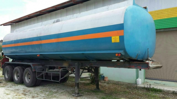 ขายหางพ่วง บรรทุกน้ำมันปาล์ม / 3 เพลา. ยัด   สนใจติดต่อ  081 - 6079515