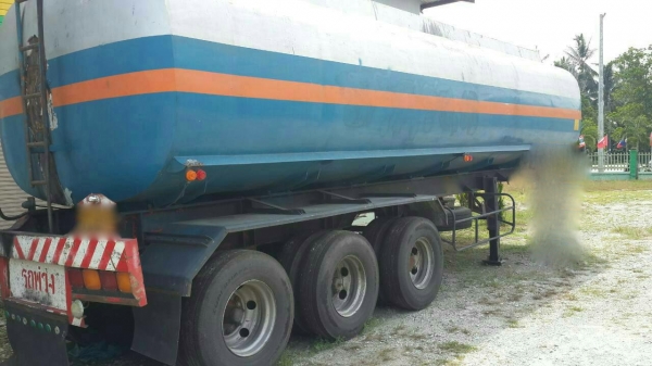 ขายหางพ่วง บรรทุกน้ำมันปาล์ม / 3 เพลา. ยัด   สนใจติดต่อ  081 - 6079515