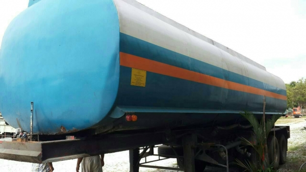 ขายหางพ่วง บรรทุกน้ำมันปาล์ม / 3 เพลา. ยัด   สนใจติดต่อ  081 - 6079515