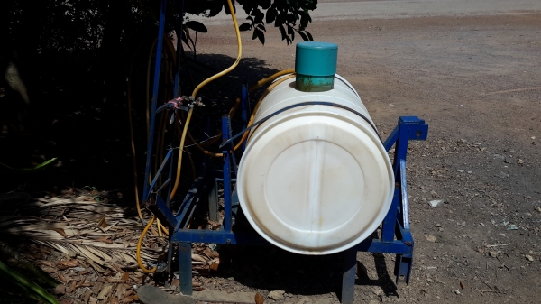 ชุดถังฉีดยาขนาด200ลิตร มือสองตามสภาพพร้อมปั้มใช้งานได้เลยครับเอาไปเลย8900