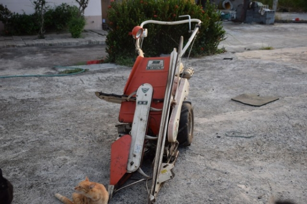 ขายรถเกี่ยวข้าวแบบเดินตาม เกี่ยวมัด kubota 1 แถว ขายตามสภาพ 13,500 บาท ขายรถเกี่ยวข้าวแบบเดินตาม เกี่ยวมัด kubota 1 แถว ขายตามสภาพ 13,500 บาท