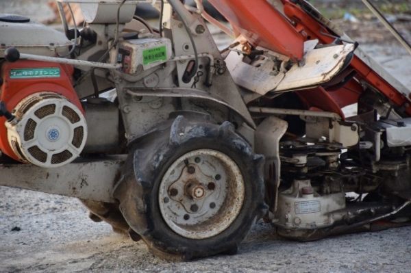 ขายรถเกี่ยวข้าวแบบเดินตาม เกี่ยวมัด kubota 1 แถว ขายตามสภาพ 13,500 บาท ขายรถเกี่ยวข้าวแบบเดินตาม เกี่ยวมัด kubota 1 แถว ขายตามสภาพ 13,500 บาท